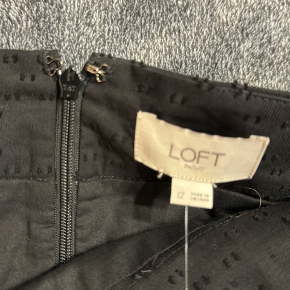 NWT LOFT Black Pencil Skirt w/ Zipper Waist, Texture Pattern & Slip Lining Sz 12 - Picture 4 of 5